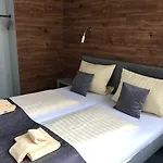Creo Hotell 3*