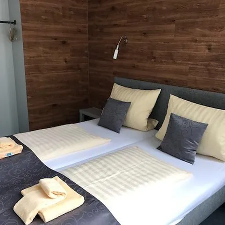 Creo Hotel 3*